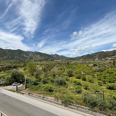 Il Sole Dell'Alcantara Apartman Gaggi Kültér fotó